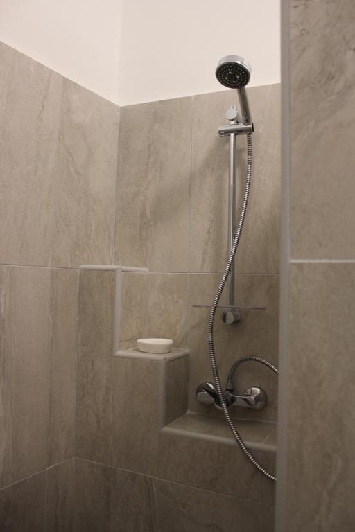 Ovaros Apartment *